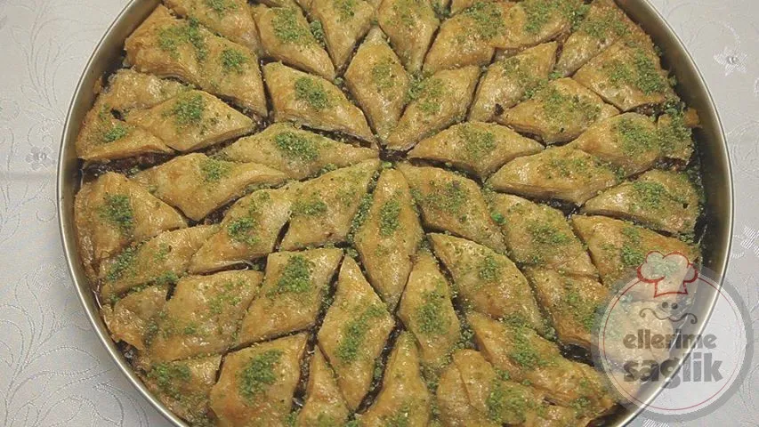 Kayısılı Baklava