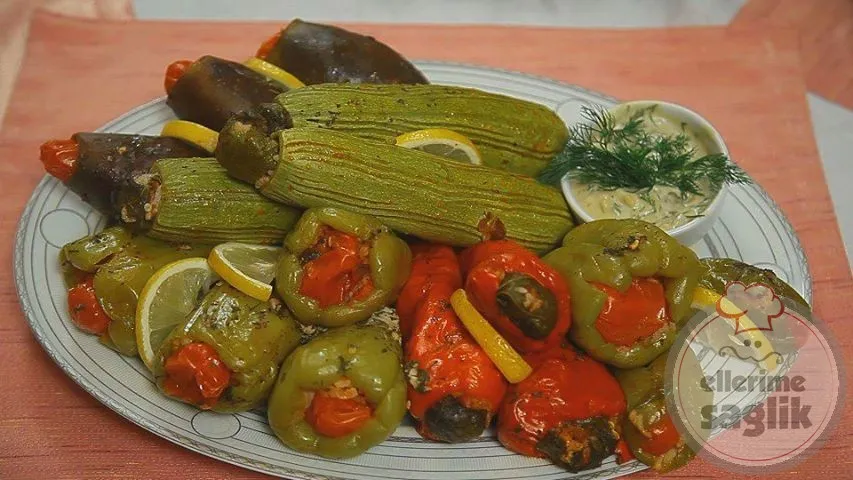 Tahin Soslu Karışık Dolma