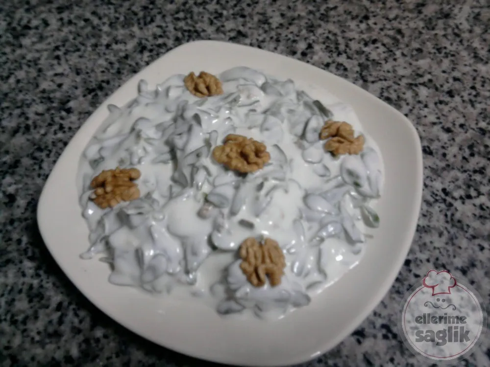 Cevizli Semizotu Salatası