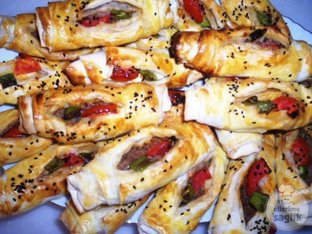 Karnıyarık Börek