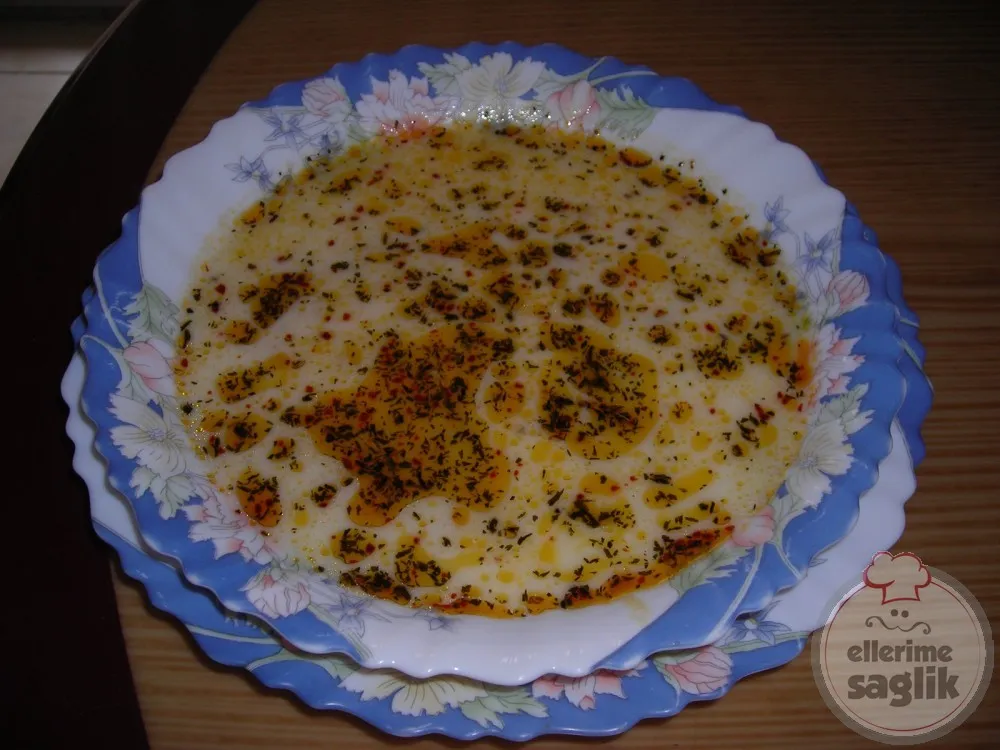 Yarmalı Yoğurt Çorbası