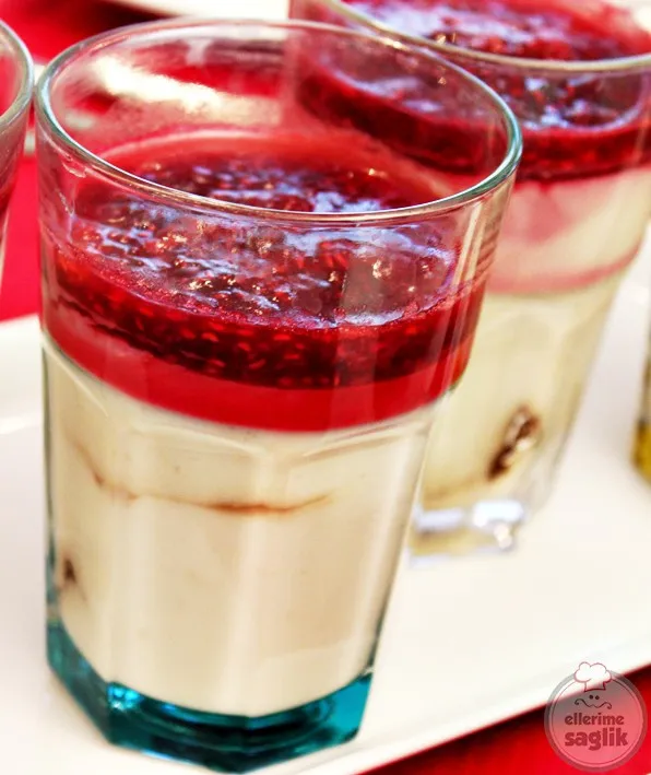 Frambuaz Soslu Tiramisu
