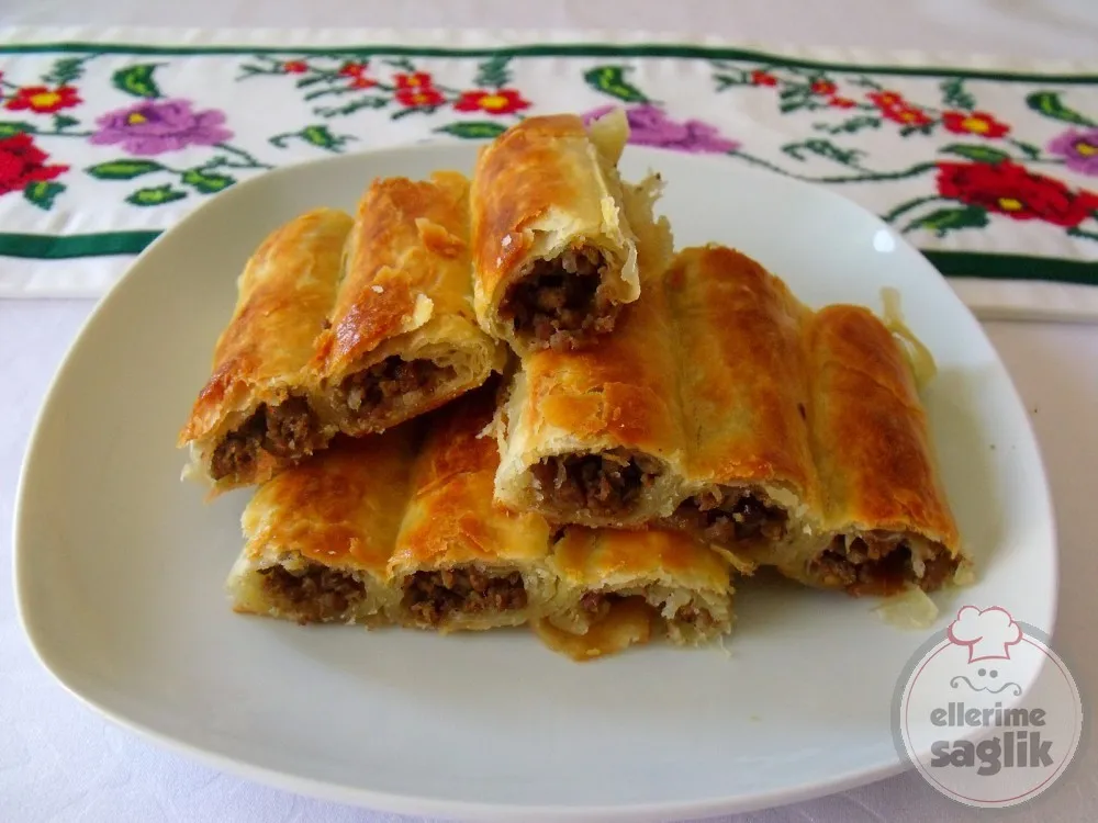 Kıymalı Kol Böreği