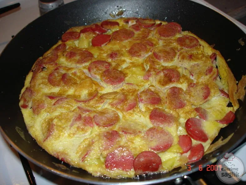 Sosisli Omlet