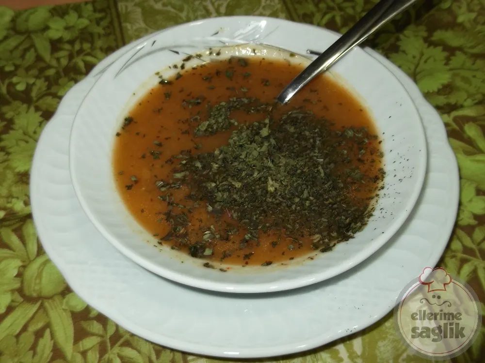 Ispanaklı Etli Tarhana Çorbası