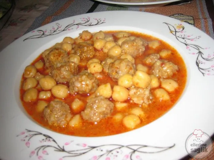 Nohutlu Köfte Çorbası