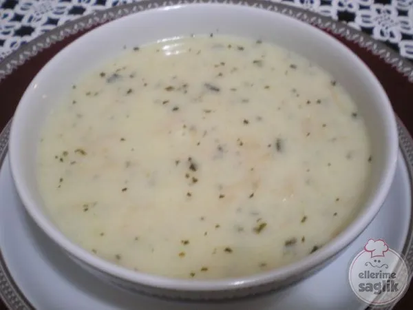 Sütlü Şehriye Çorbası