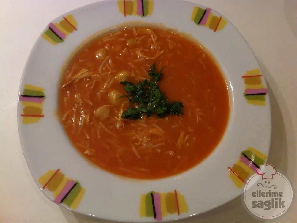 Tavuklu Şehriye Çorbası