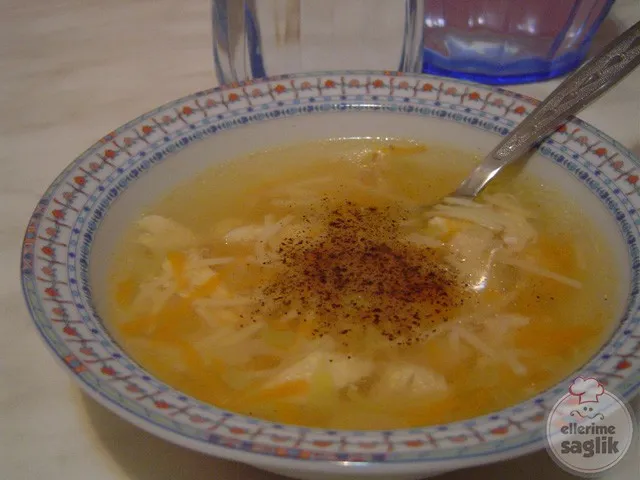 Tel Şehriyeli Tavuk Çorba