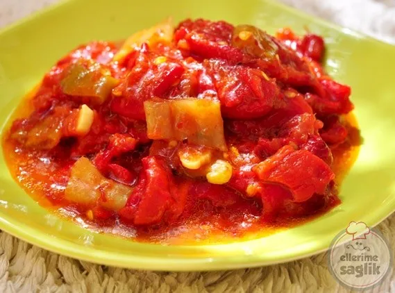 Domates Soslu Közlenmiş Biber