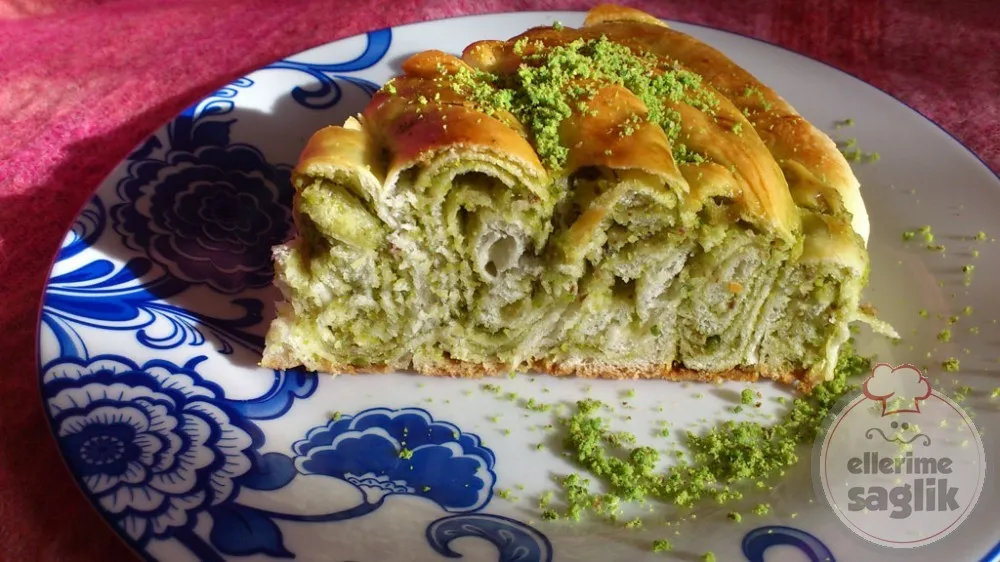 Fıstıklı Çörek