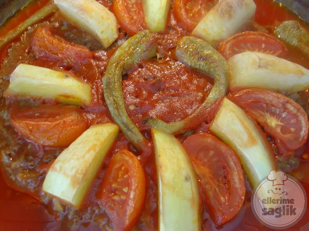 Patatesli Tepsi Köftesi