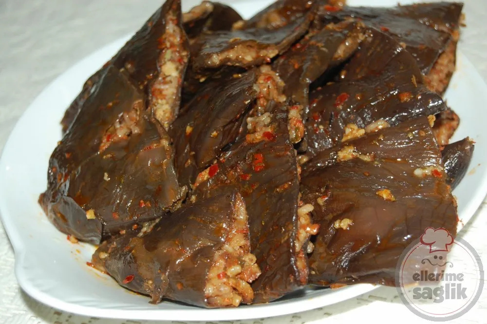 Diyarbakır Usulü Ekşili Kuru Dolma