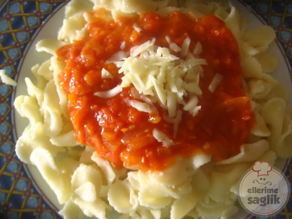 Domates Soslu Makarna Mantısı