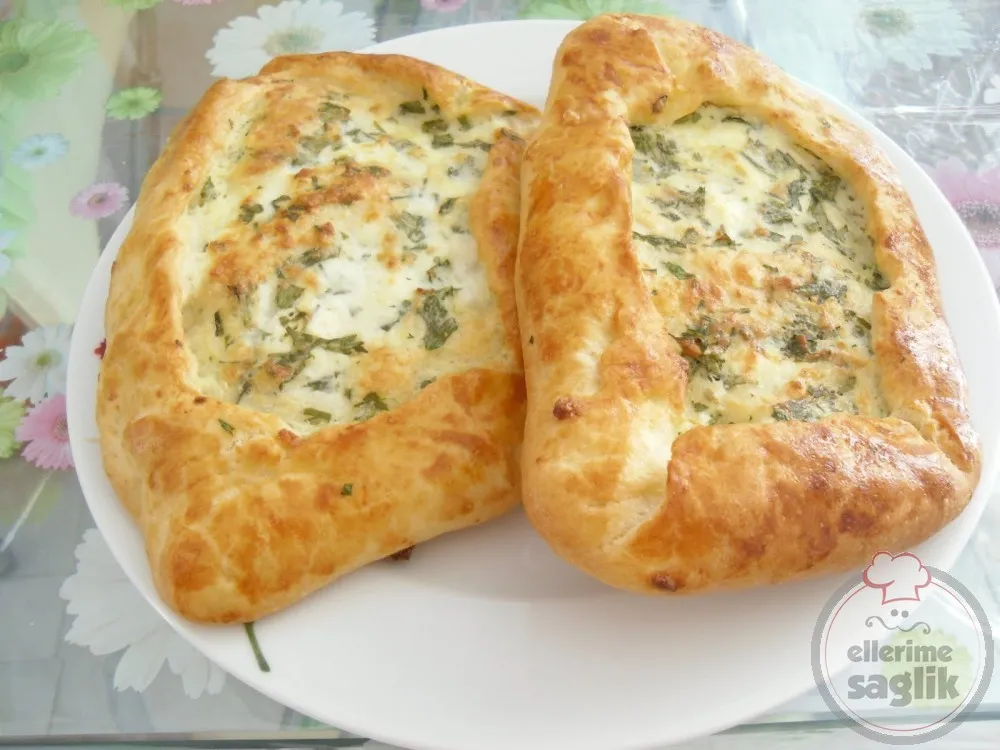 Ev Yapımı Peynirli Pide