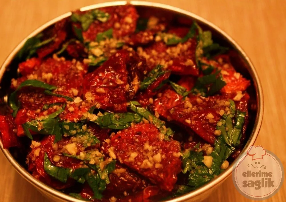 Kurutulmuş Domates Salatası