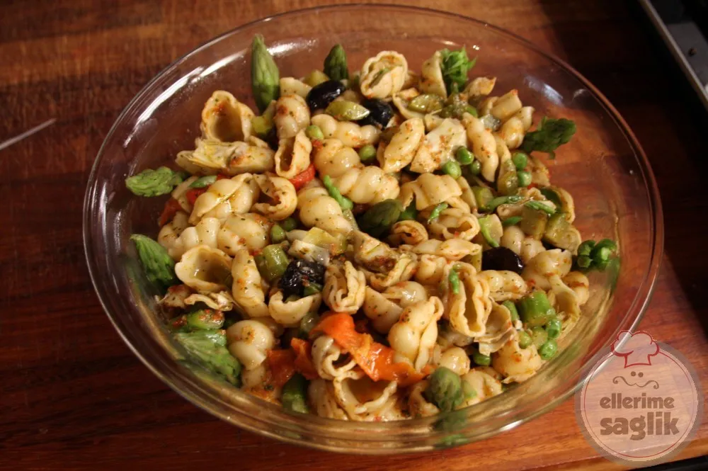 Makarnalı Zeytin Salatası