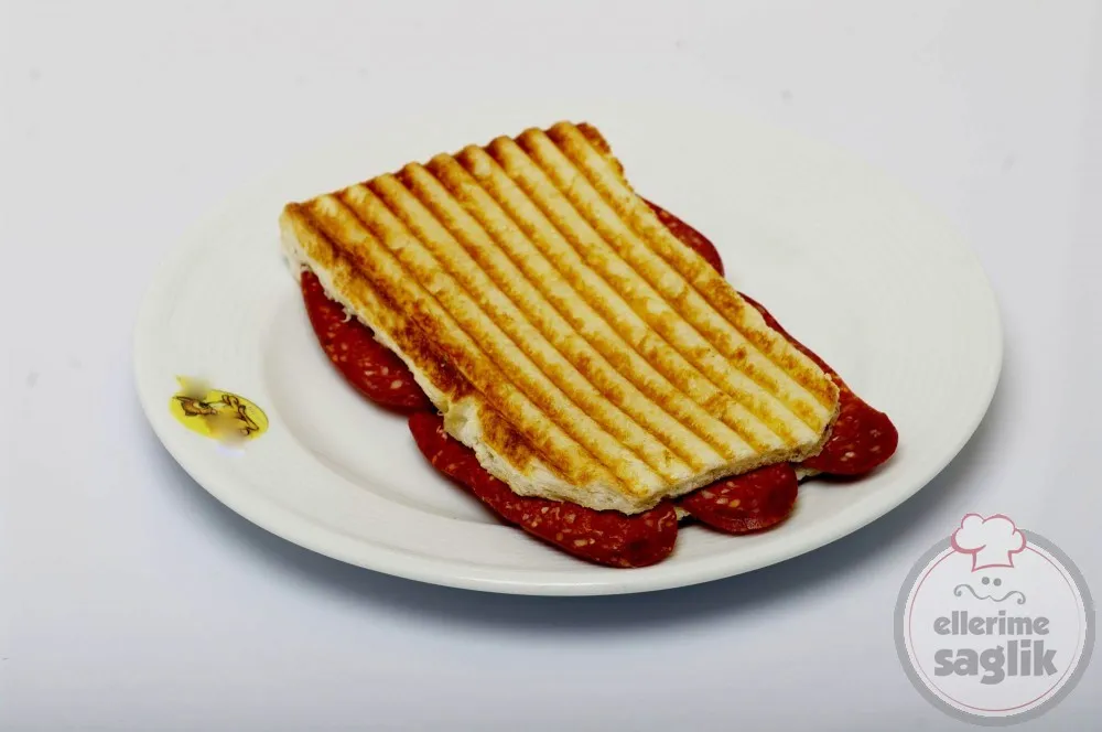 Sucuklu Tost