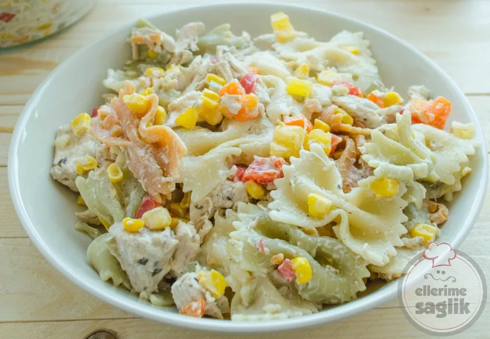 Tavuklu Makarna Salatası