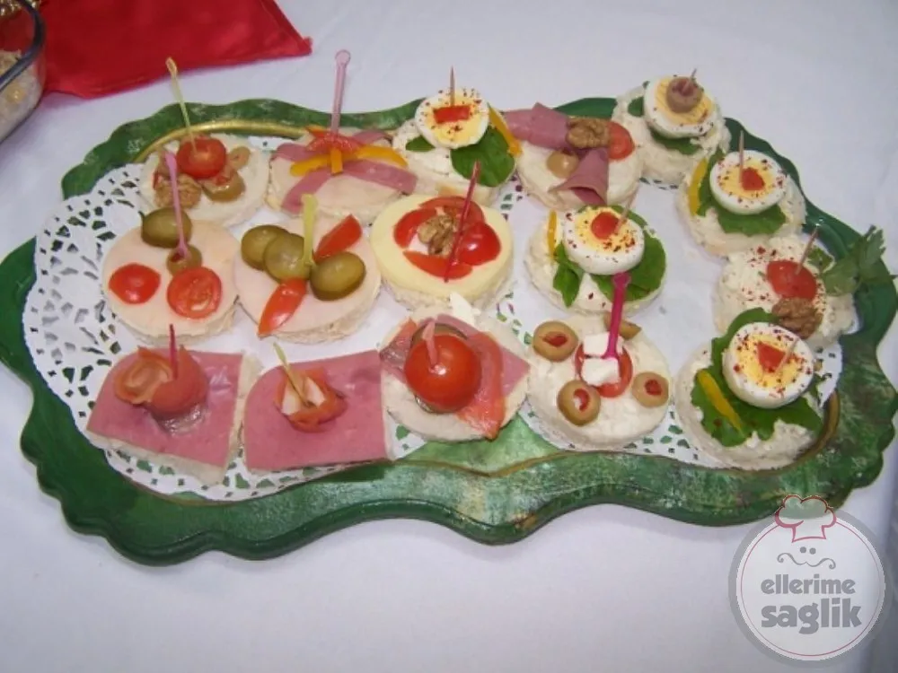 Domatesli Ve Jambonlu Kanepe