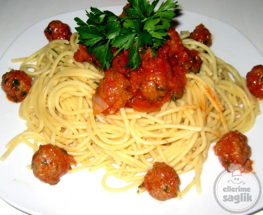 Köfteli Spagetti