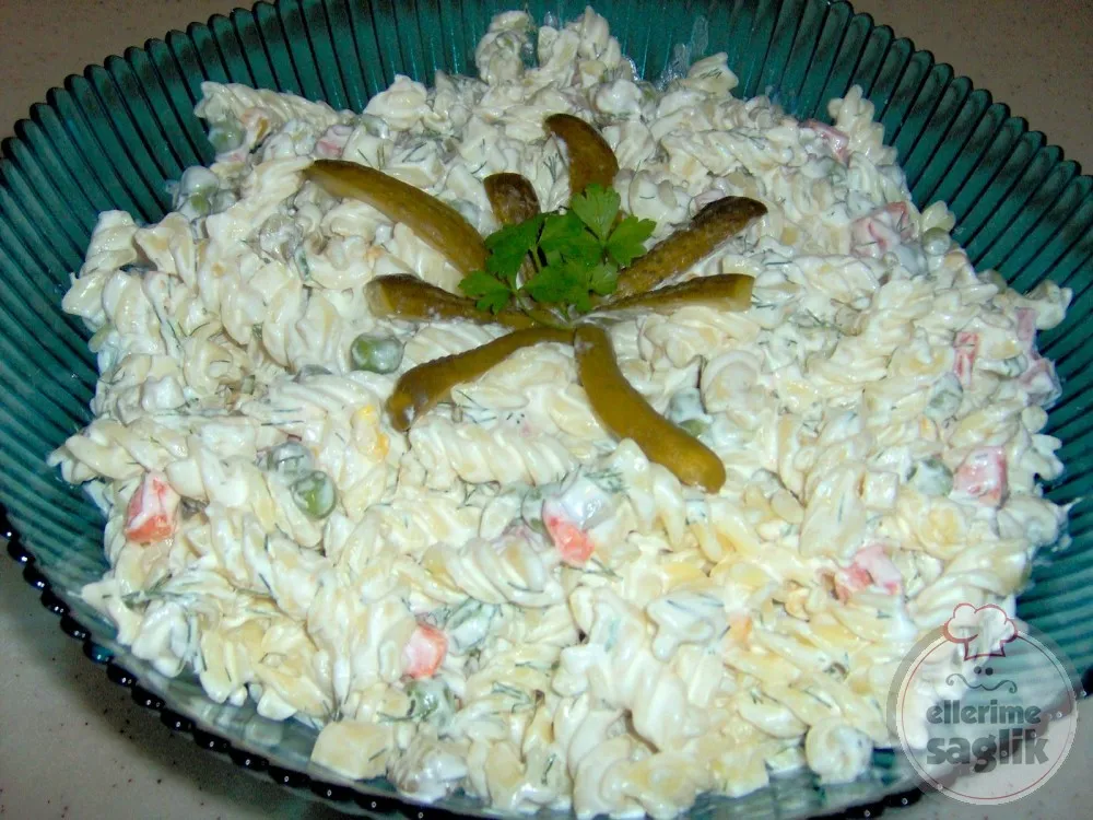 Kornişon Turşulu Makarna Salatası