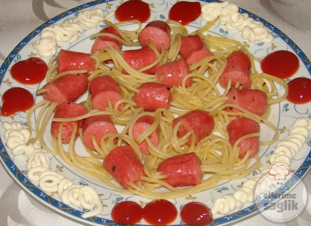 Sosisli Spagetti