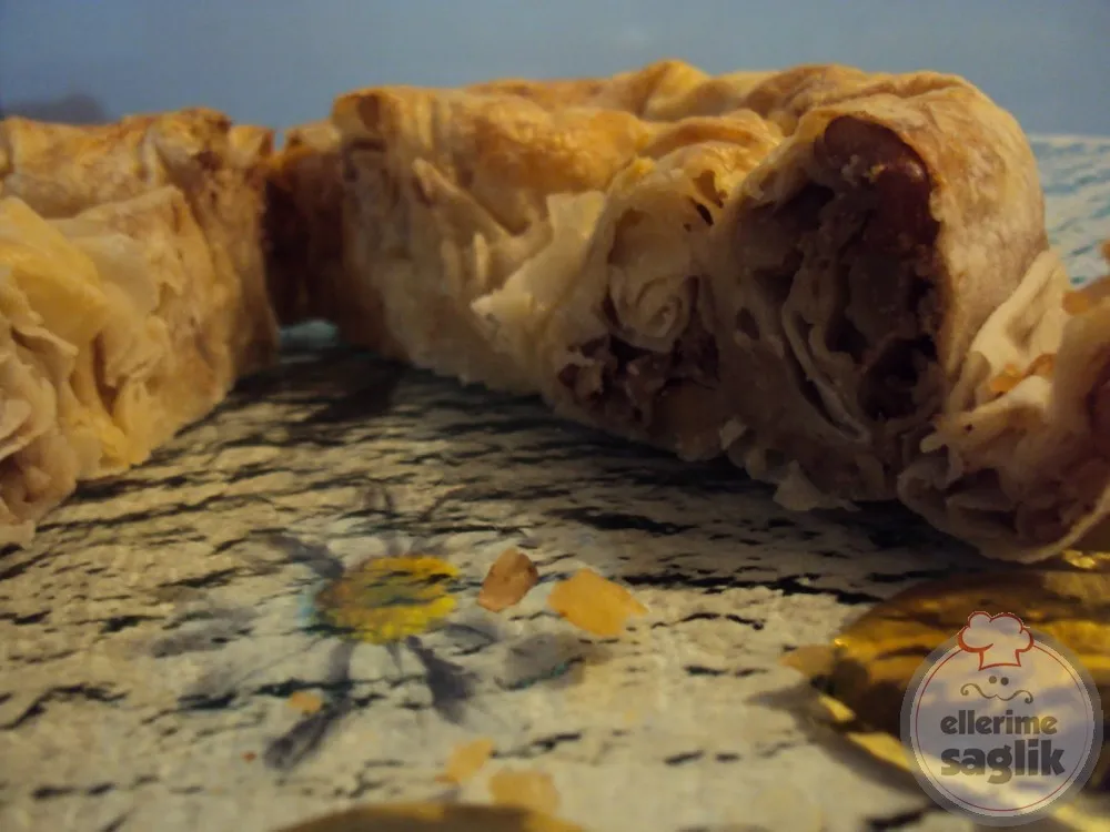 Tarçınlı Ve Cevizli Çörek