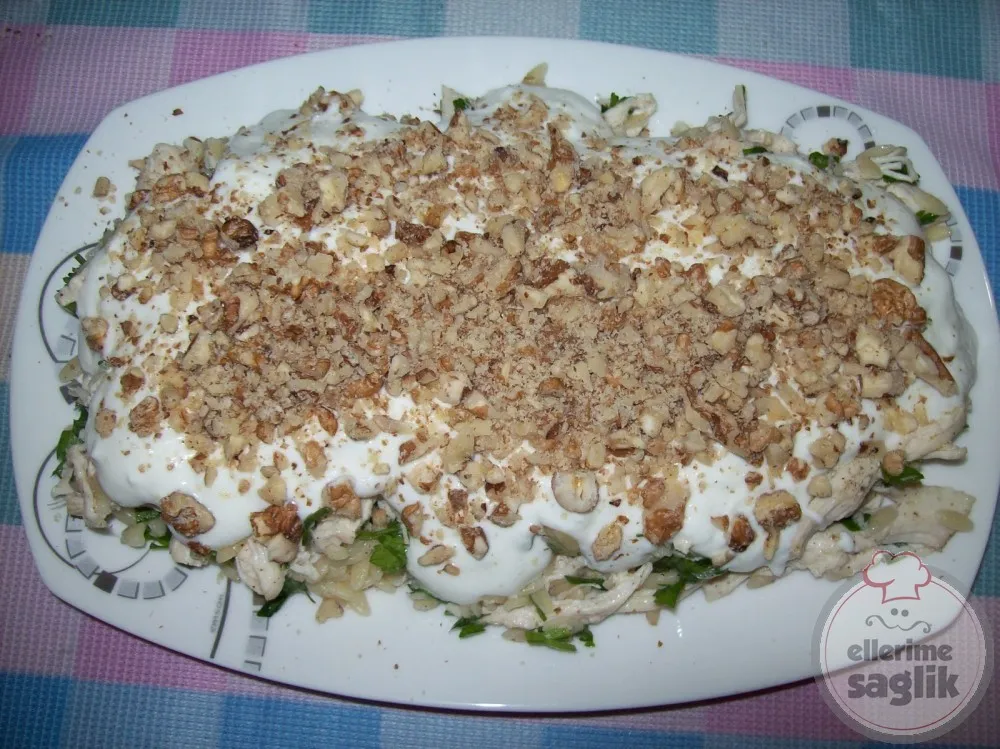 Arpa Şehriyeli Tavuk Salatası