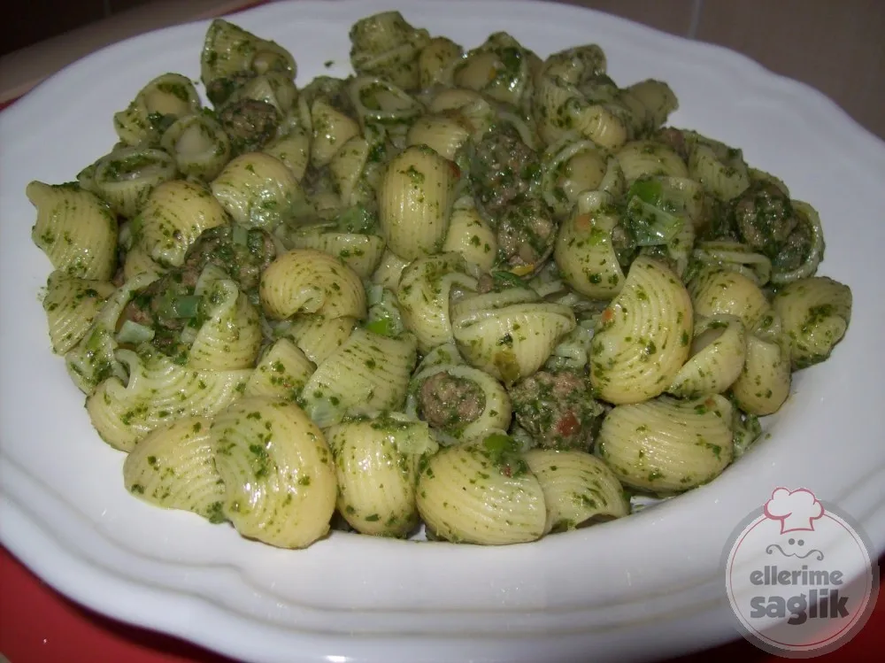 Ispanaklı, Pırasalı, Köfteli Makarna