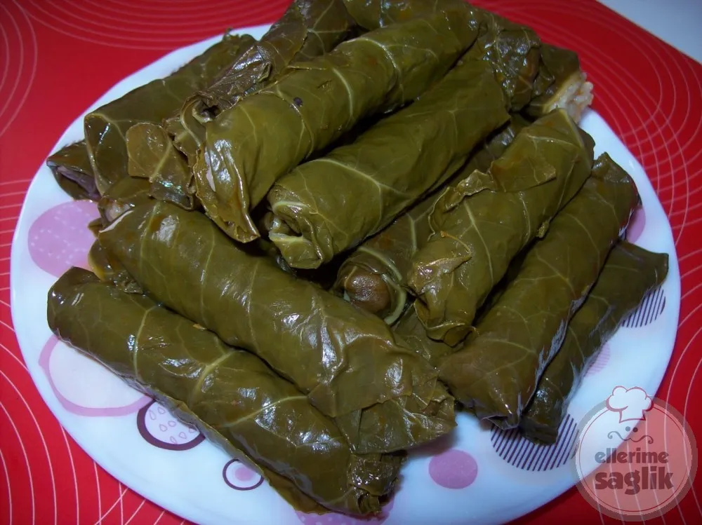 Karalahana Sarması (Karadeniz)