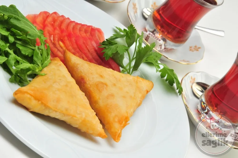 Patatesli Pastırmalı Paçanga Böreği