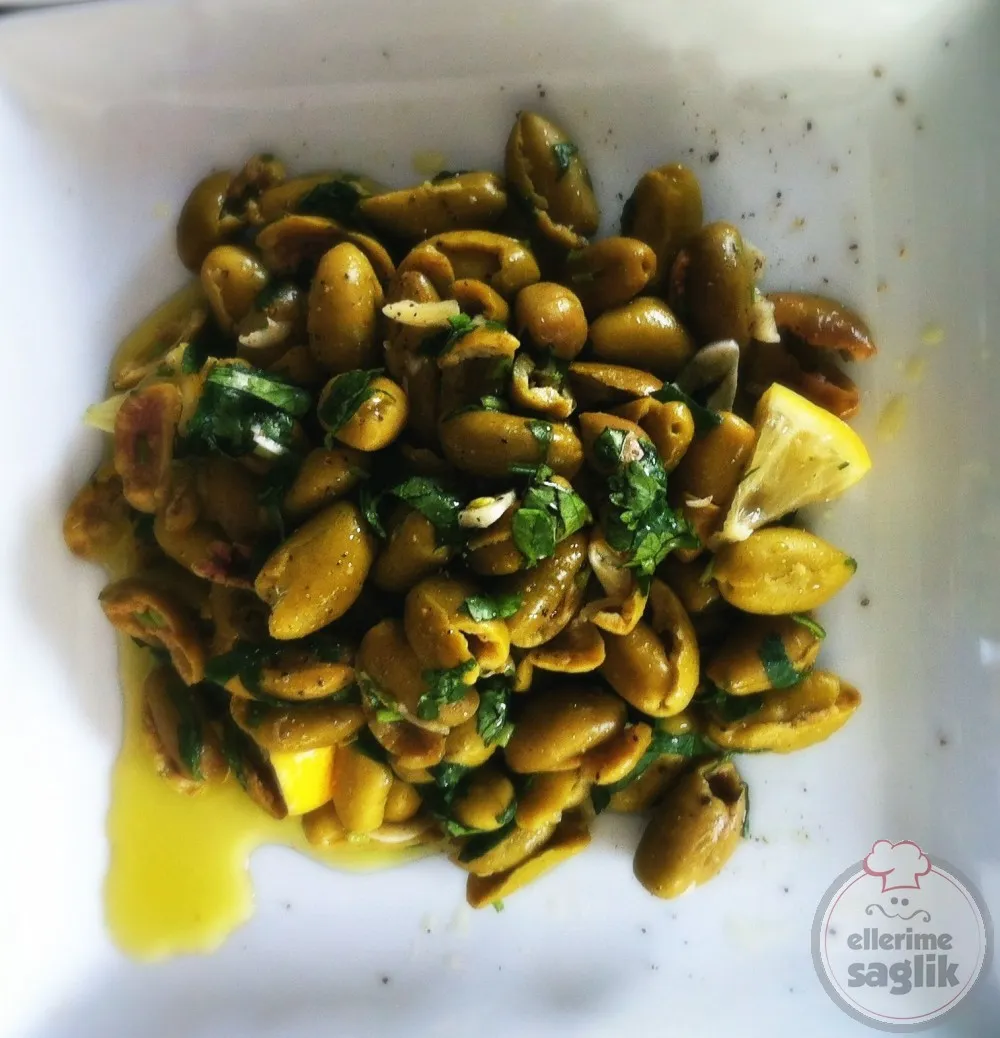 Yeşil Zeytin Salatası