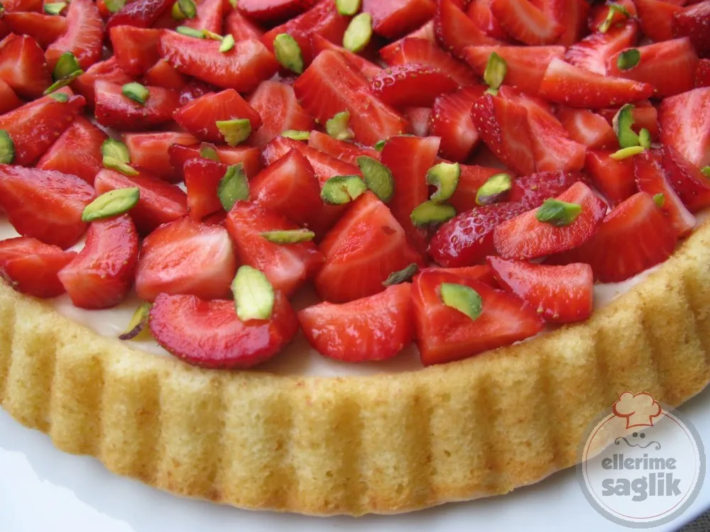 Kremalı Çilekli Tart Pasta