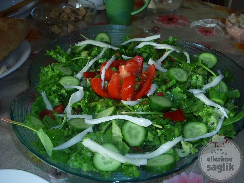 Kuzukulaklı Bahar Salatası