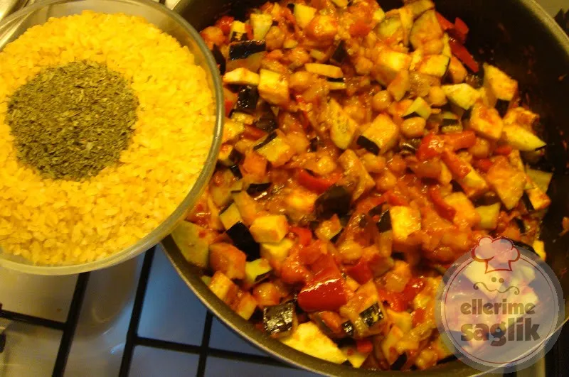 Patlıcanlı Bulgur Pilavı