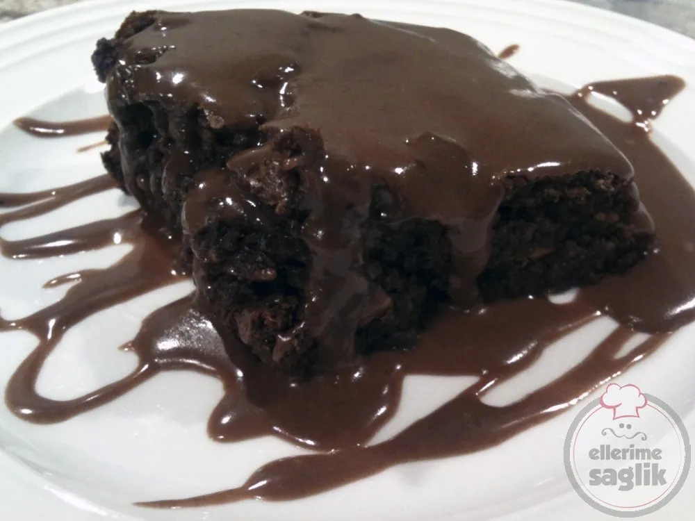 Vişneli, Çikolata Soslu Browni