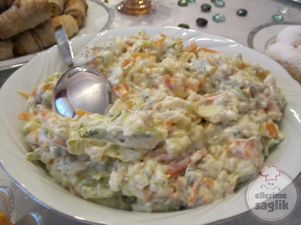 Yoğurtlu Sebze Salatası