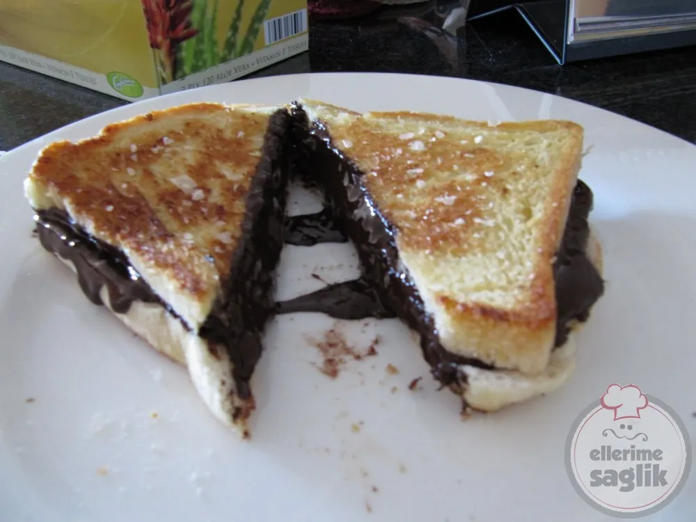 Çikolatalı Tost(Çikolatalı Panini)