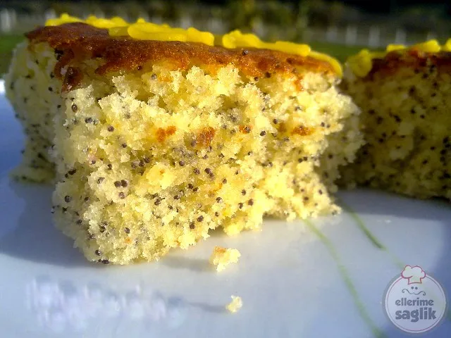 Mandalinalı Haşhaşlı Kek