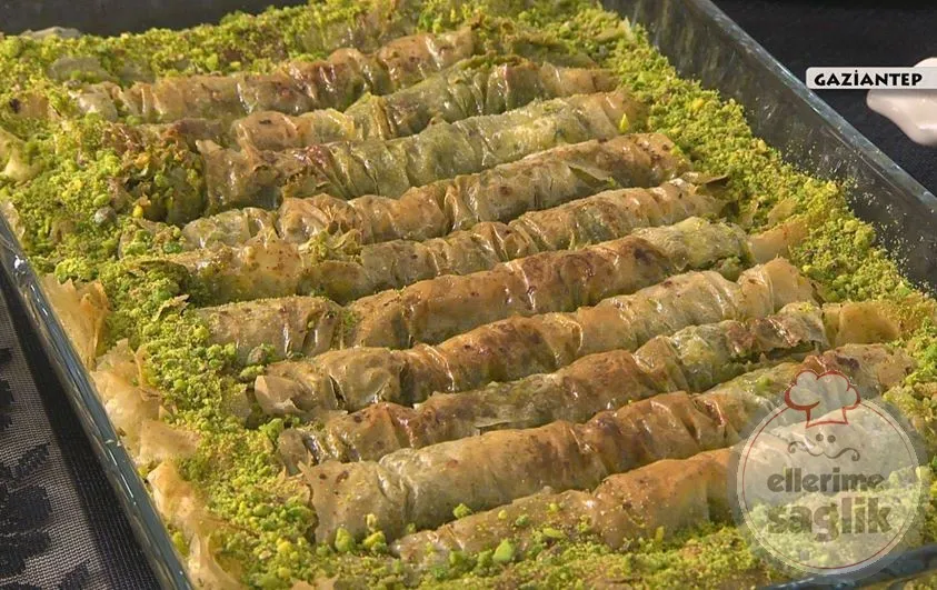 Antep Fıstıklı Sarma Tatlı