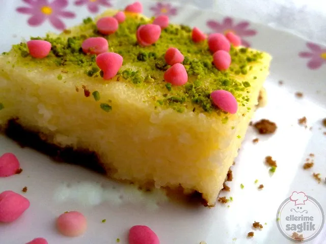 Damla Sakızlı İrmik Tatlısı