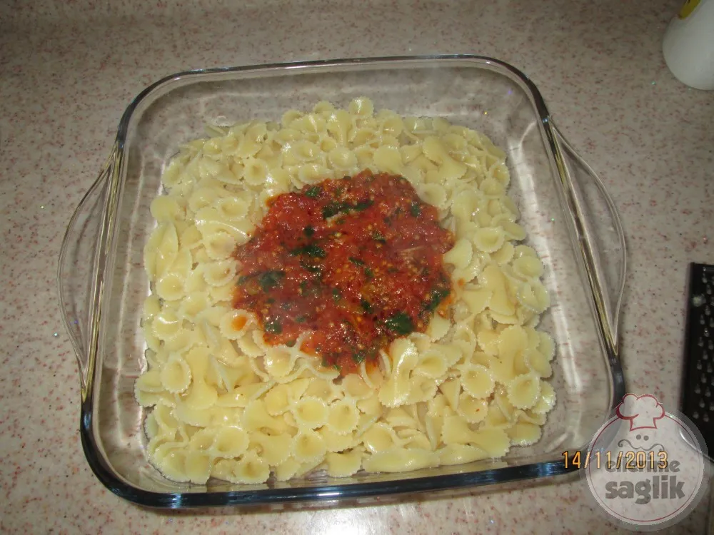 Domates Soslu Makarna