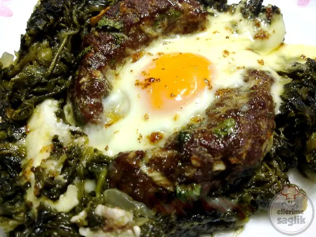 Parmak Köfteli Ispanaklı Yumurta
