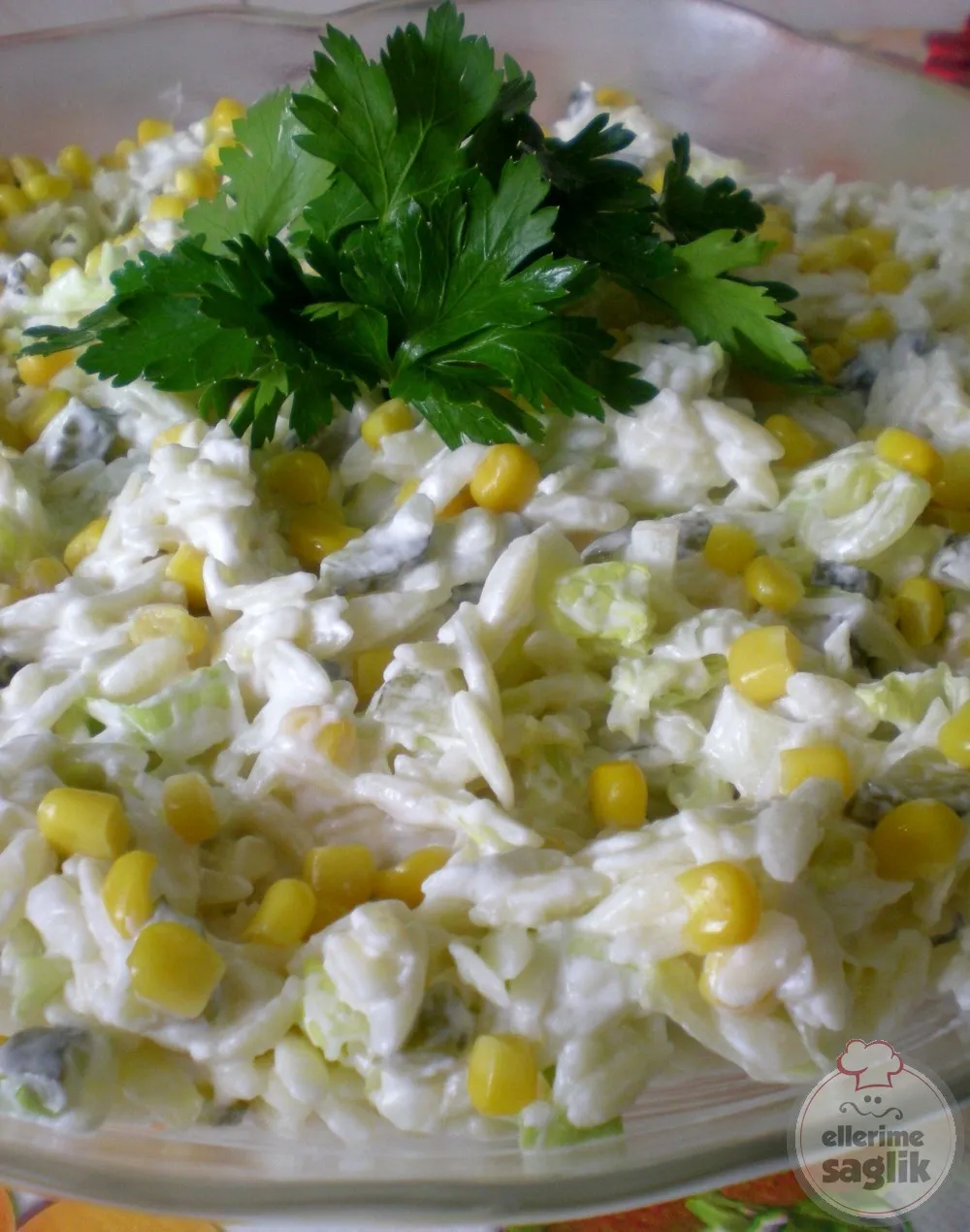 Yoğurtlu Arpa Şehriye Salatası
