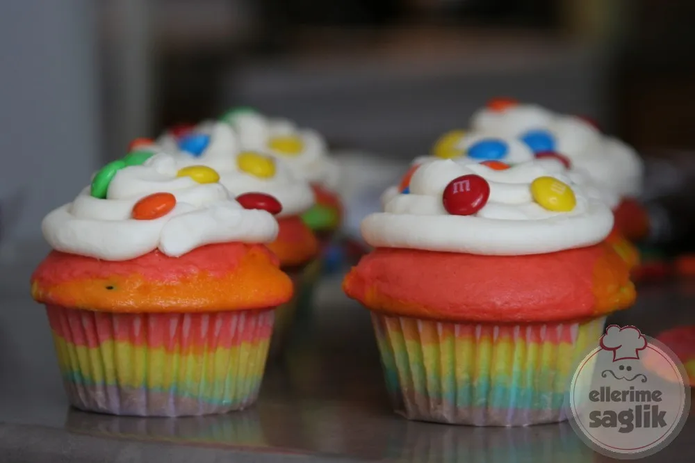 Gökkuşağı Muffinler