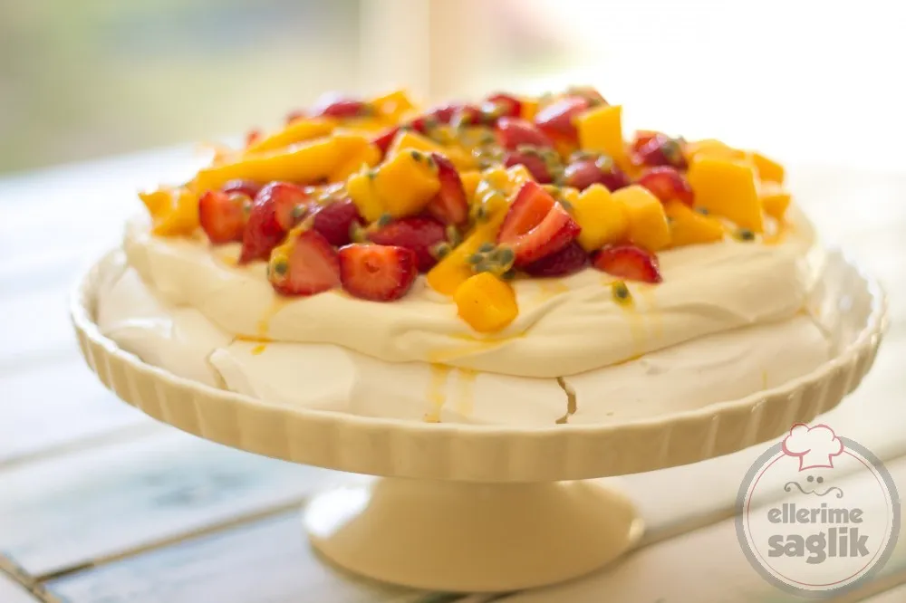 Meyveli Pavlova