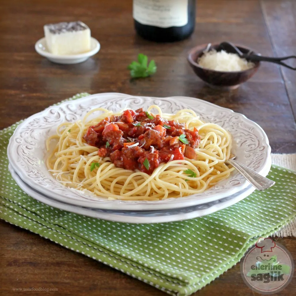Spagettı Bolonez