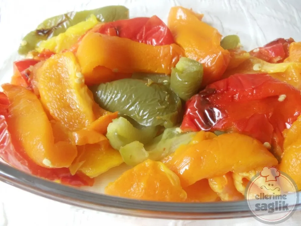 Üç Renkli Biber Salatası