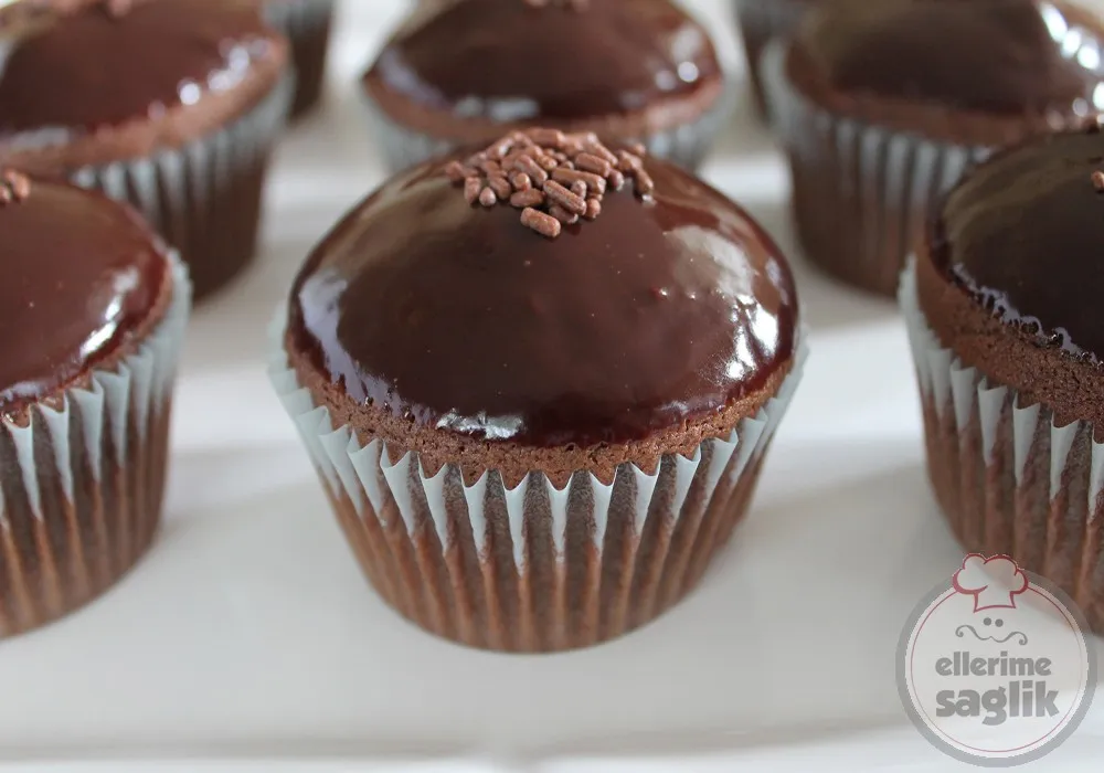 Çikolata Soslu Muffin